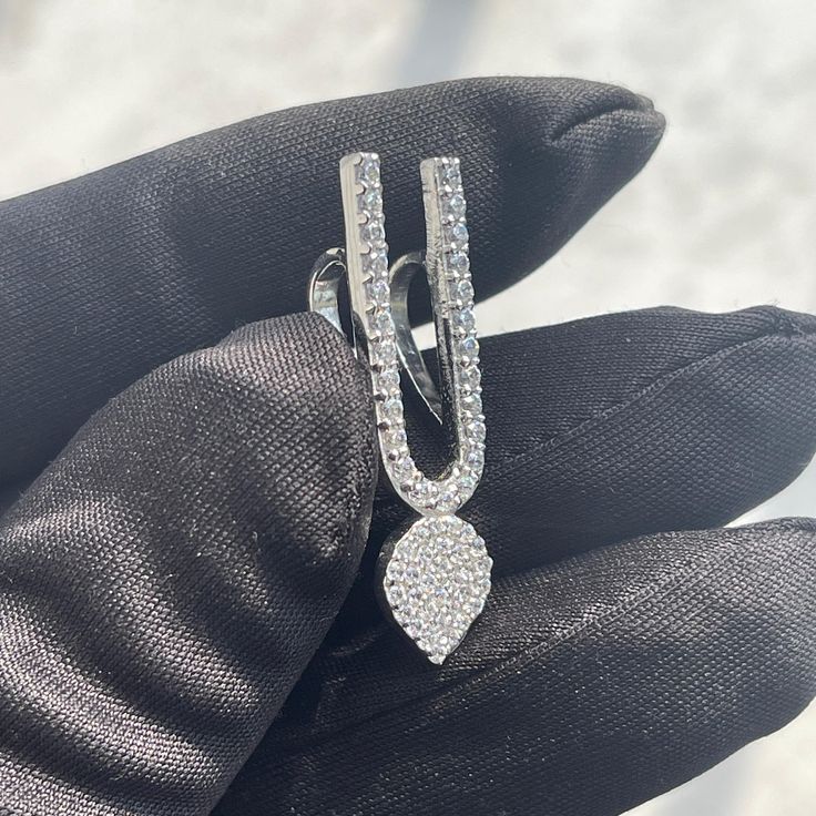 Alankar's devotional ISKCON Tilak Pendant in 925 silver, a perfect spiritual gift for men and women.