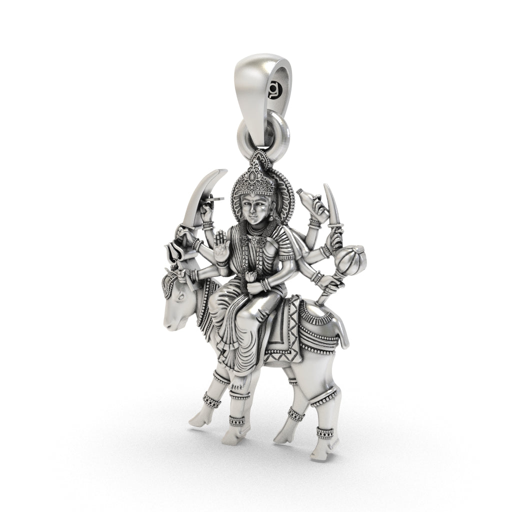 Handcrafted 925 silver Meldi pendant angle