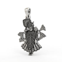 Oxidized Dwarkadhish pendant side craftsmanship