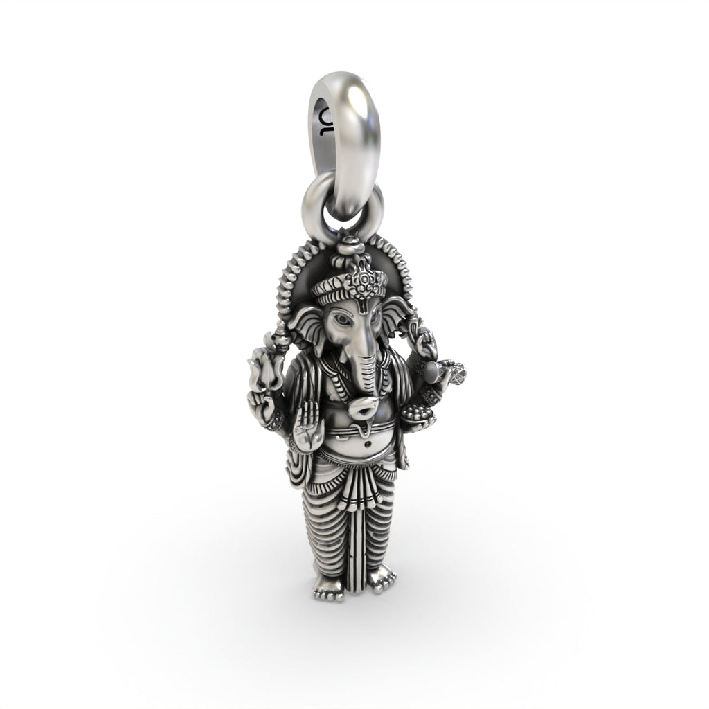 925 silver Ganesh pendant for devotional wear,