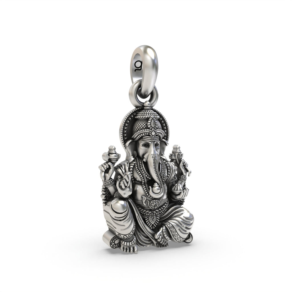 925 silver Ganesh pendant for devotional wear,