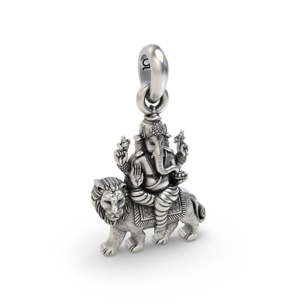 925 silver Ganesh pendant for devotional wear,