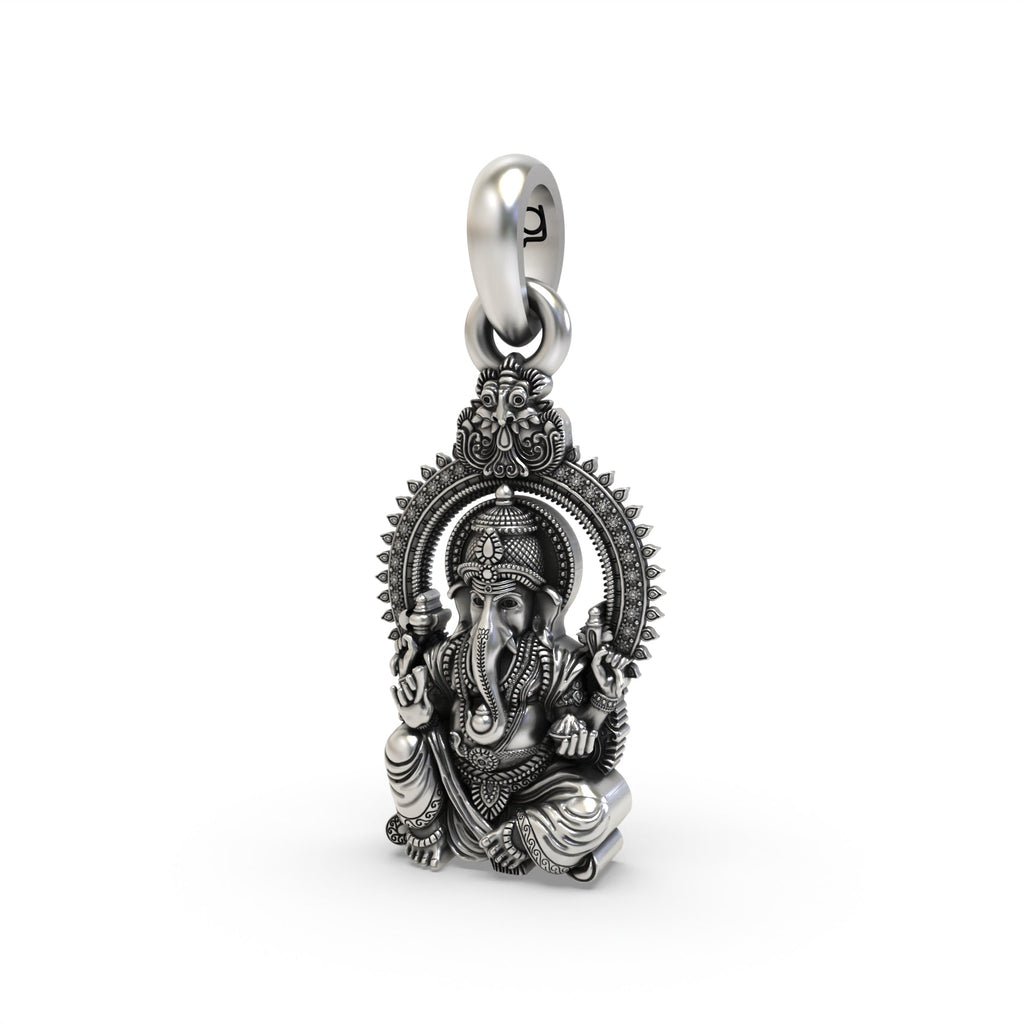 Close detail of 925 silver Vakratunda Ganesh