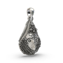 Close-up detail of the spiritual Delhi Kali Maa pendant, showcasing the fine craftsmanship in 925 sterling silver.