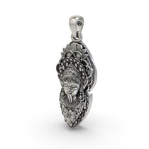 The hollow back design of the 925 silver Goddess Kali Ma locket, crafted for lightweight and comfortable wear.