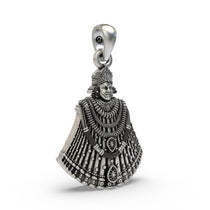 Close-up detail of the handcrafted 925 sterling silver Khatu Shyam Ji pendant showing its intricate design.