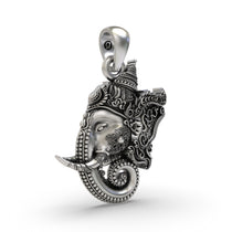 Close-up of the Ganesha face pendant in 925 silver, highlighting the sacred ornaments on the Hindu god.