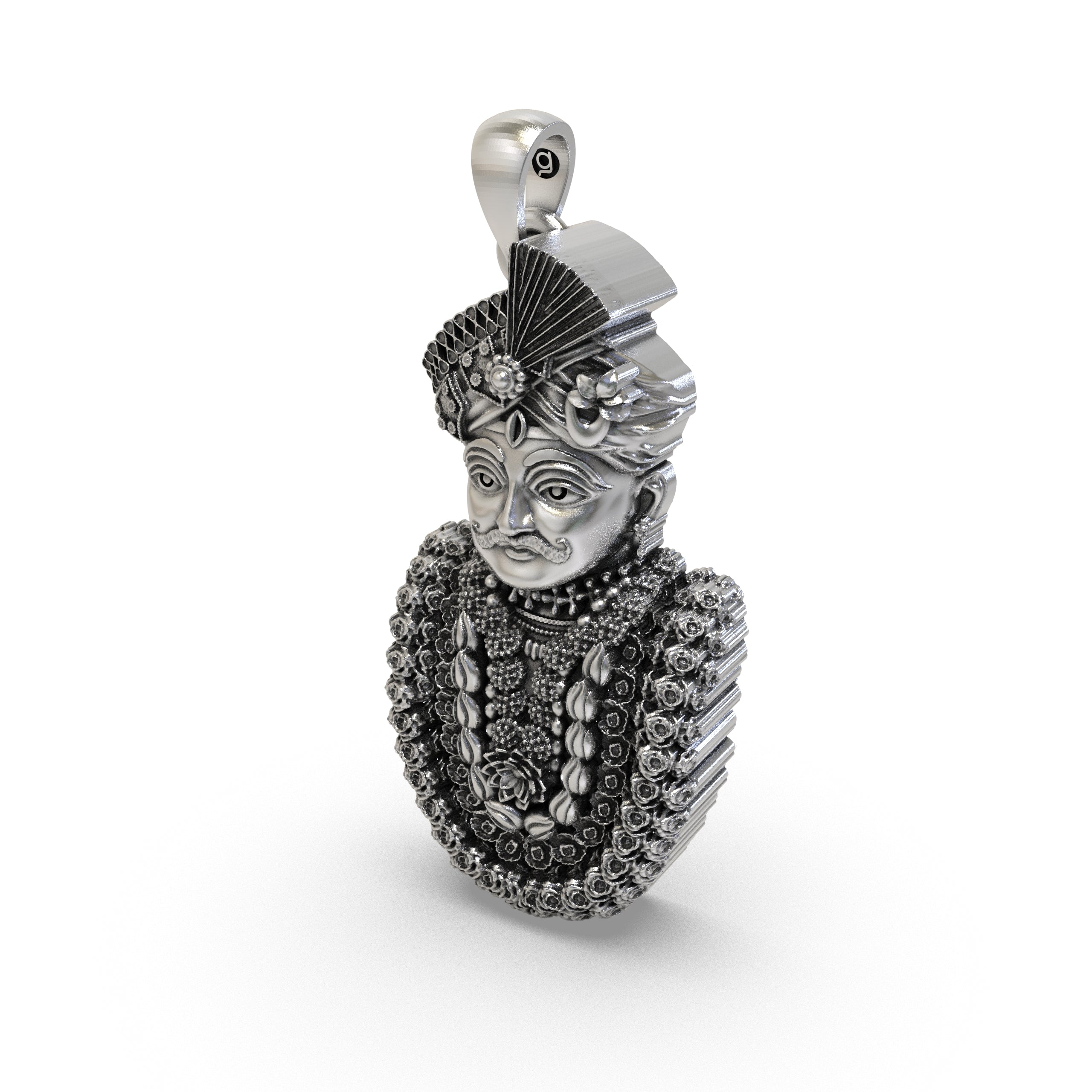 Detailed view of the hallmarked 925 silver Mahakaleshwar face idol pendant ideal for spiritual gifting.