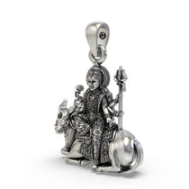 Close-up detail of the handcrafted 925 silver Mahagauri pendant featuring Vrishabha, Trishul, and Lotus.