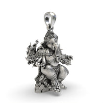 Scale view of the unisex 925 silver Ganesha pendant perfect for daily wear and spiritual gifting.