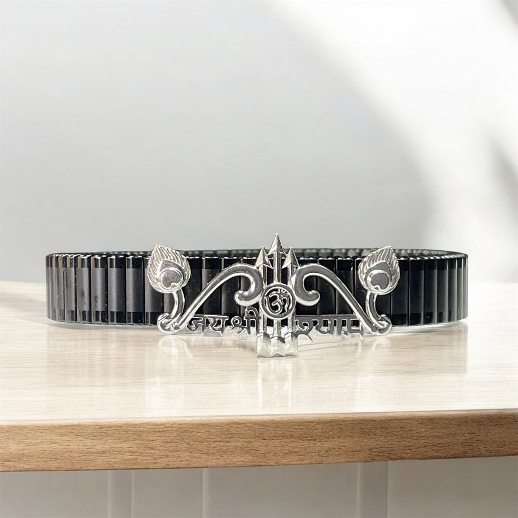 Front view of the 925 Silver Khatu Shyam Ji Bracelet featuring Jai Shri Shyam engraving.