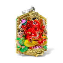 Close-up detail of the intricate craftsmanship on the pure sterling silver Ganesha god pendant.