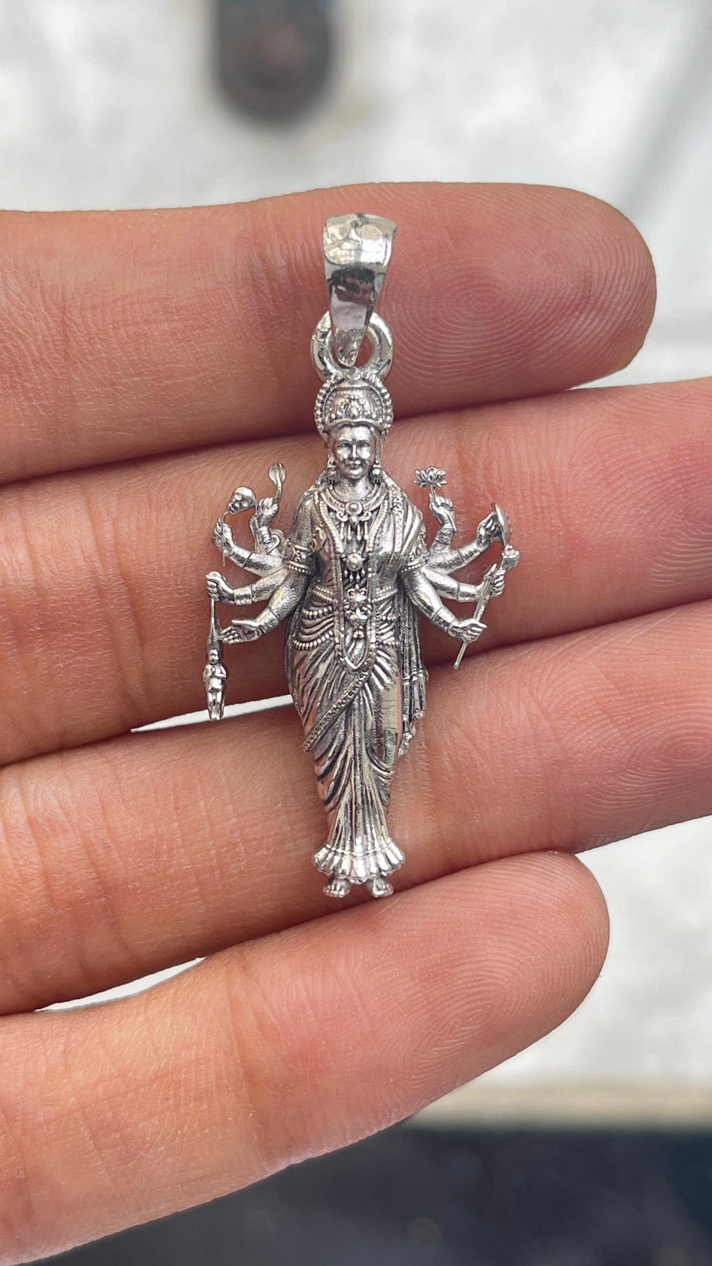 925 sterling silver Sadhi Maa pendant side view,