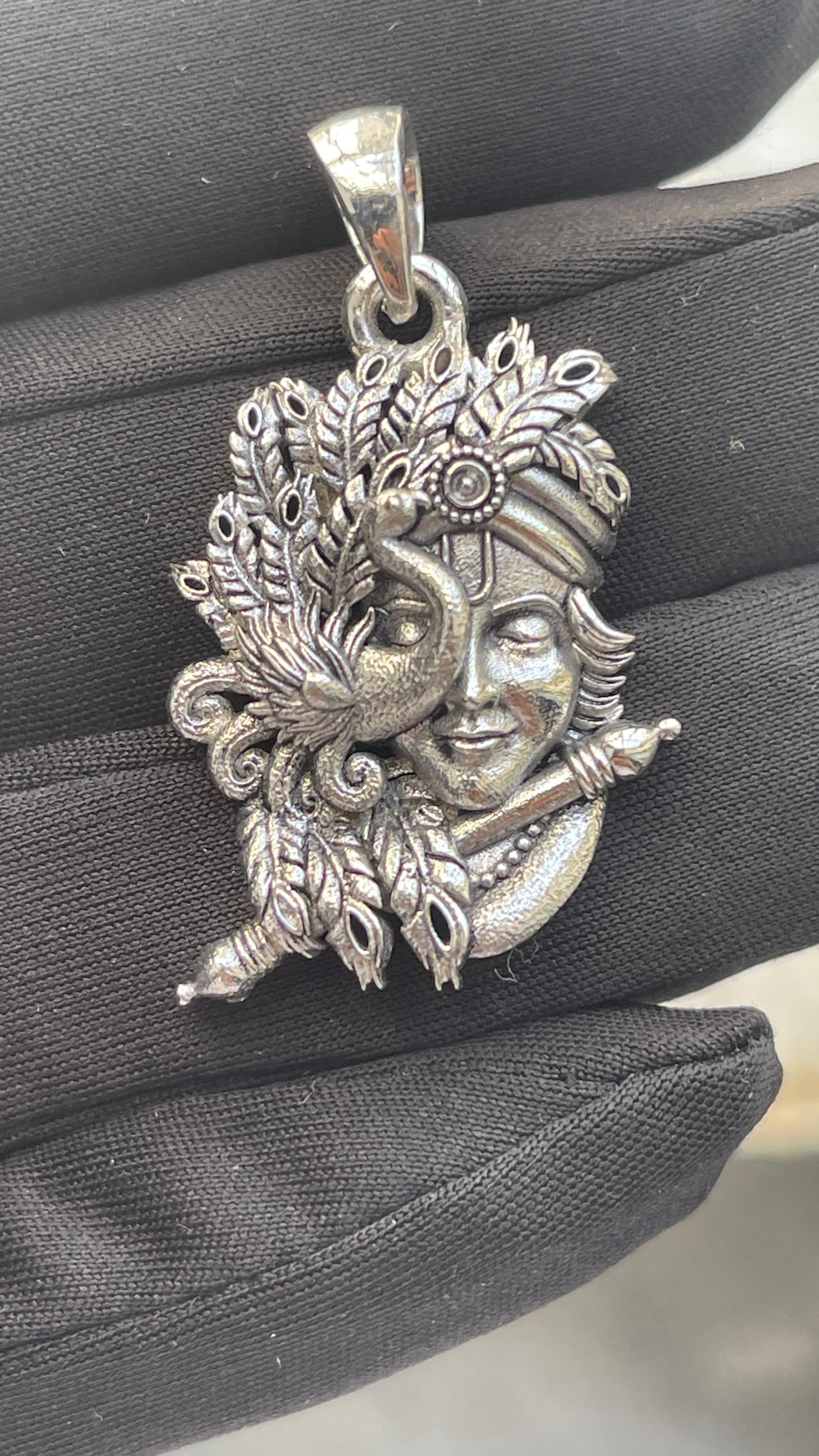 925 silver Krishna pendant for devotees