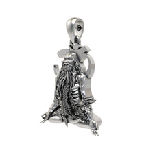 Close-up of the Jai Girnari 925 silver spiritual pendant, highlighting its premium lightweight finish.